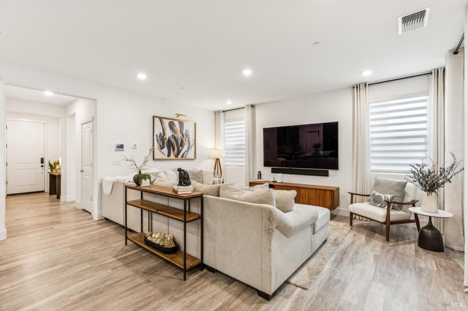 Detail Gallery Image 6 of 52 For 2919 Shaver St, Fairfield,  CA 94533 - 4 Beds | 3 Baths