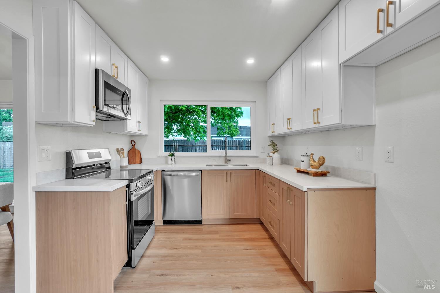 Detail Gallery Image 13 of 47 For 607 Seagull Dr, Suisun City,  CA 94585 - 3 Beds | 2 Baths