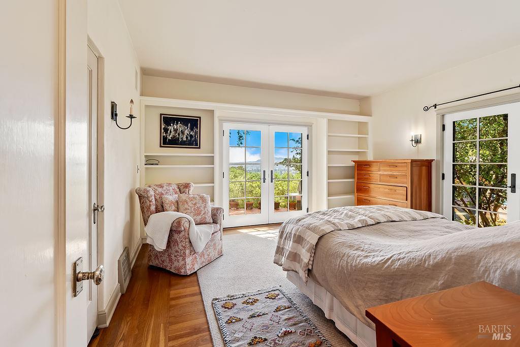 Detail Gallery Image 22 of 72 For 1212 N Fitch Mountain Rd, Healdsburg,  CA 95448 - 5 Beds | 3 Baths