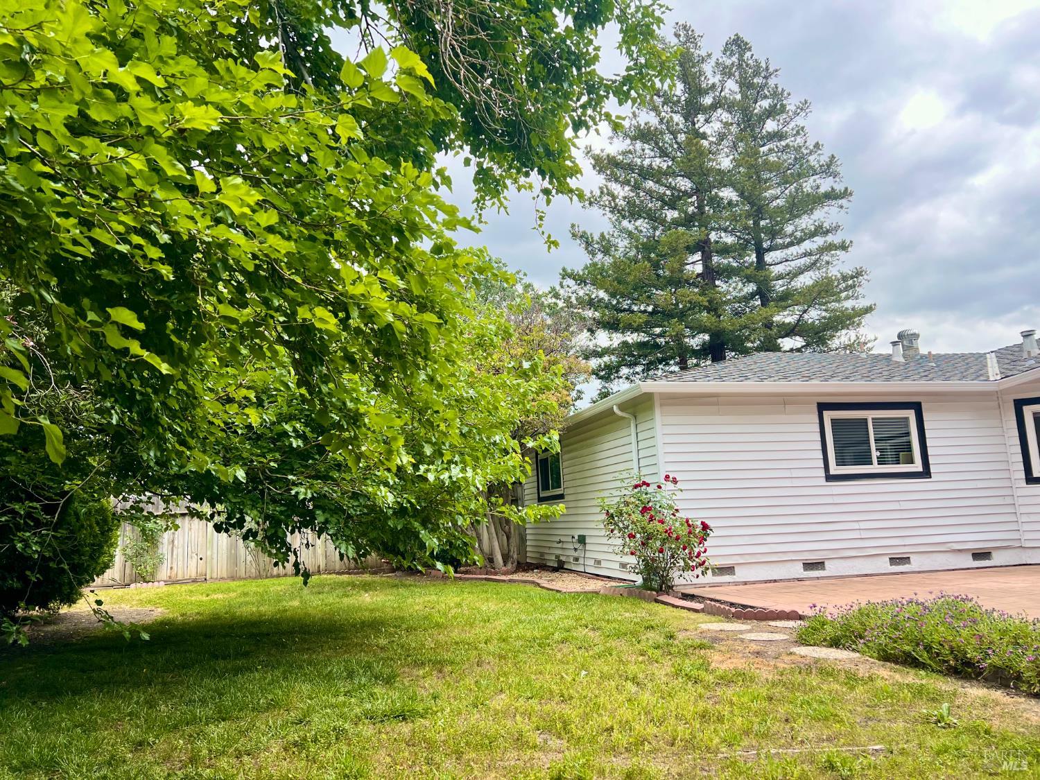 Detail Gallery Image 14 of 18 For 199 Regent Dr, Pittsburg,  CA 94565 - 3 Beds | 2 Baths