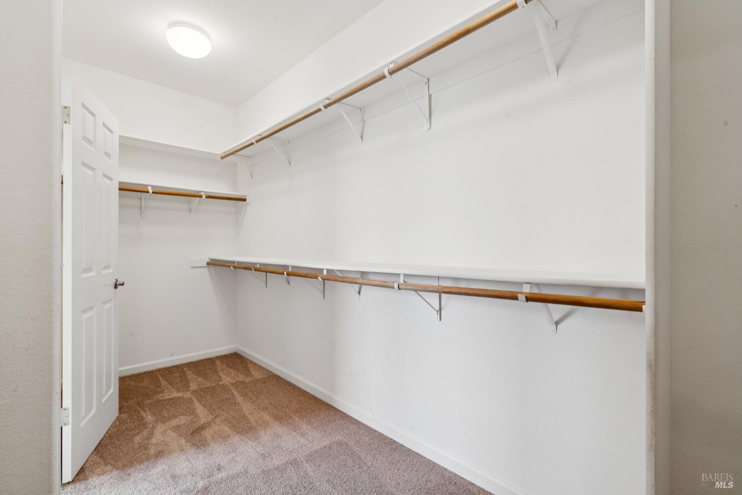 Detail Gallery Image 31 of 49 For 2147 Falcon Ridge Dr, Petaluma,  CA 94954 - 5 Beds | 2/1 Baths