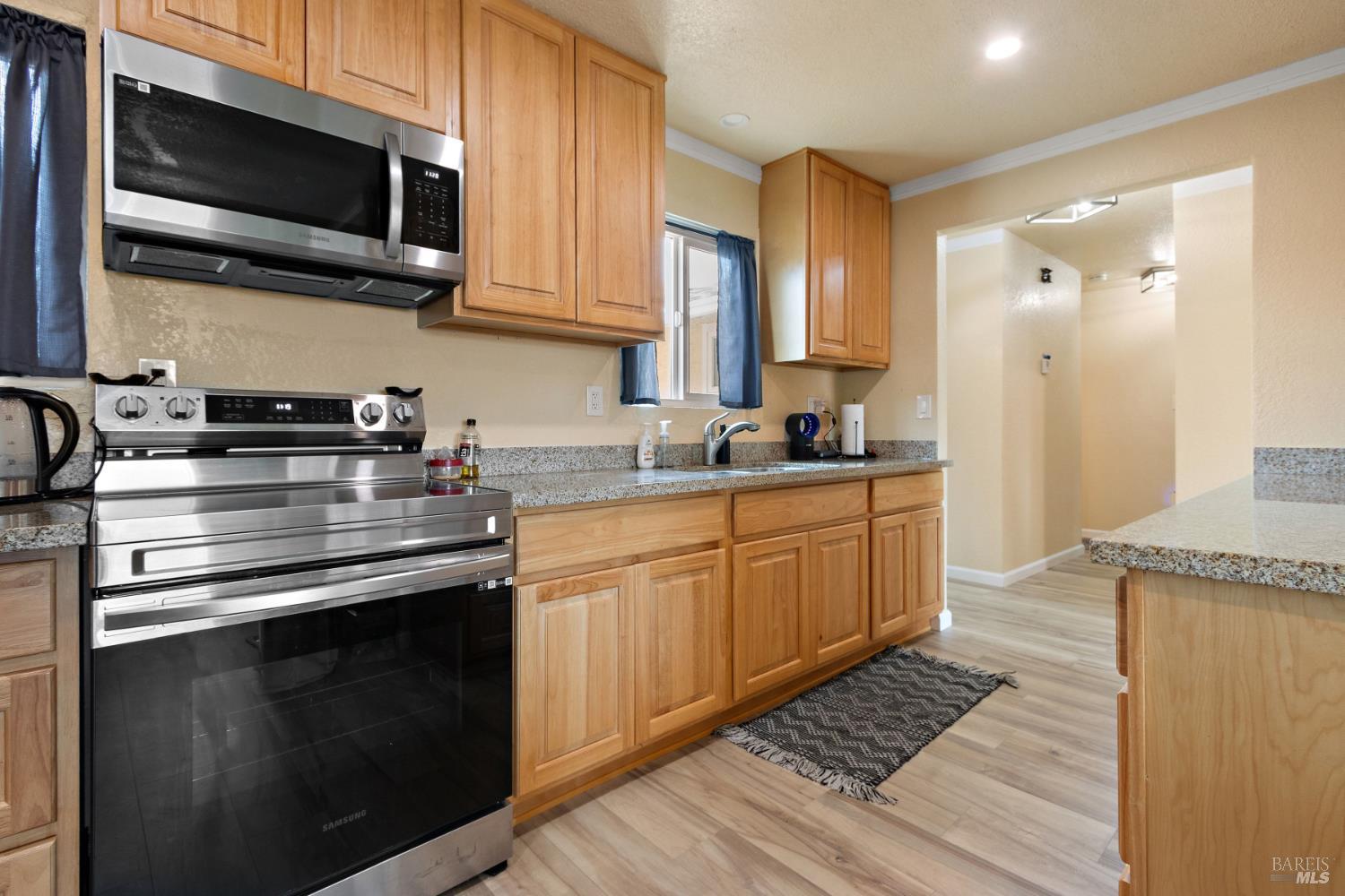 Detail Gallery Image 5 of 17 For 942 5th St, Vallejo,  CA 94590 - 3 Beds | 2 Baths