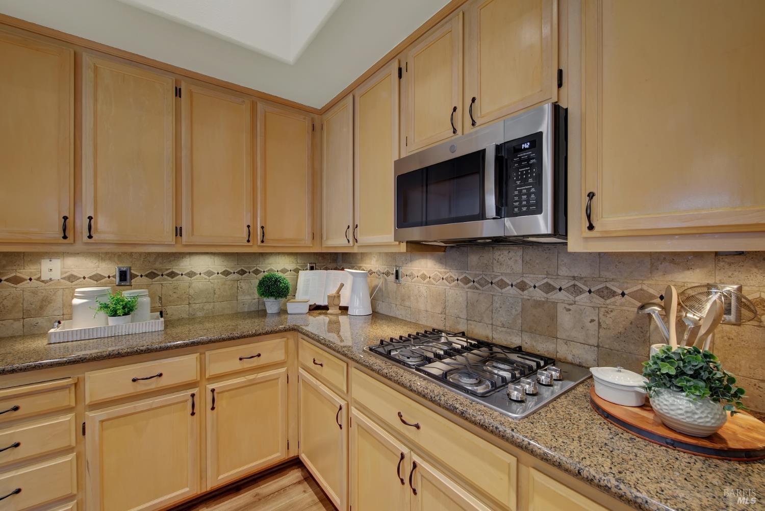 Detail Gallery Image 19 of 71 For 621 Renaissance Ave, Fairfield,  CA 94534 - 3 Beds | 3 Baths