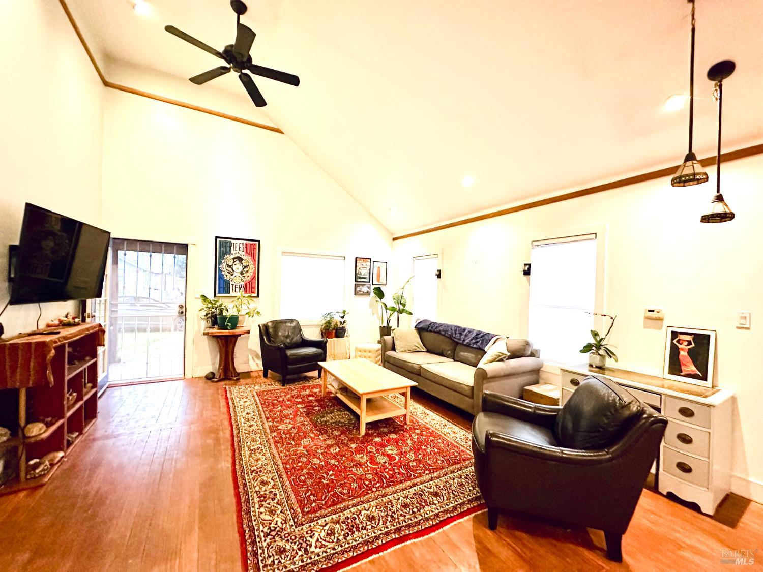 Detail Gallery Image 6 of 33 For 108 Pierson St, Santa Rosa,  CA 95401 - 2 Beds | 1 Baths