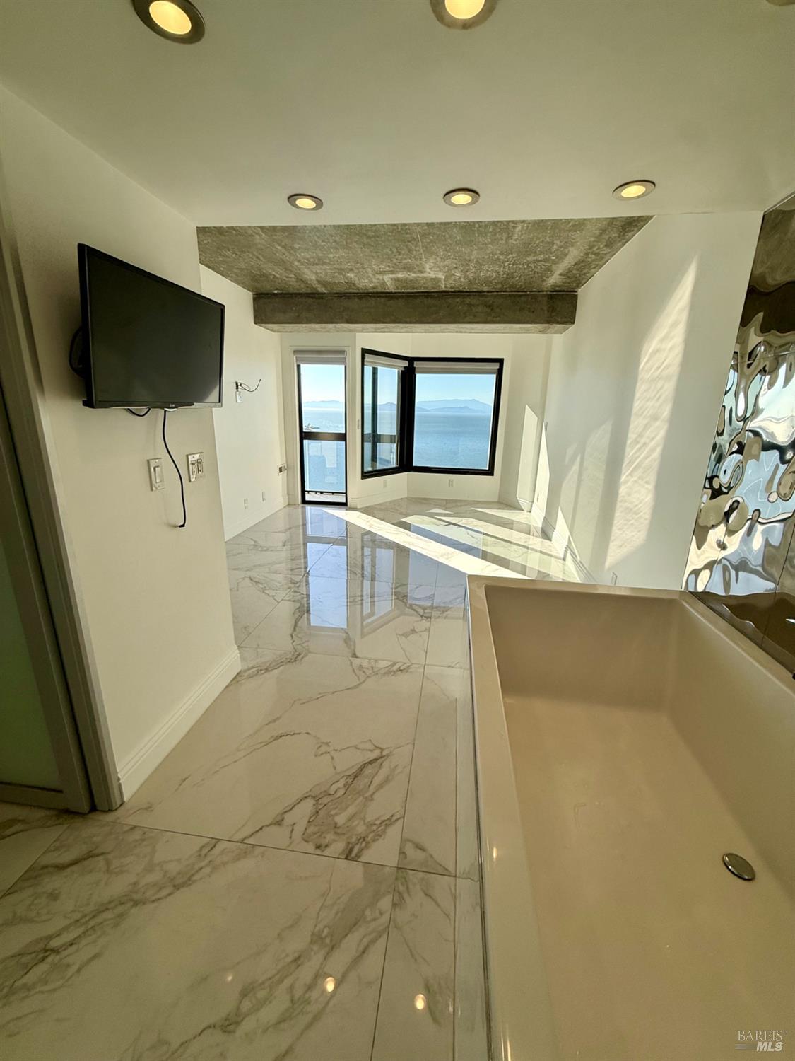 Detail Gallery Image 15 of 25 For 6363 Christie Ave #2513,  Emeryville,  CA 94608 - 1 Beds | 1 Baths