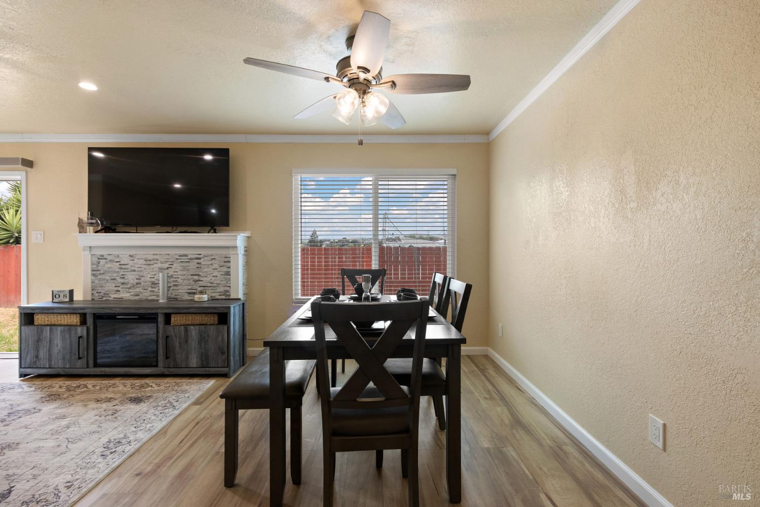 Detail Gallery Image 8 of 17 For 942 5th St, Vallejo,  CA 94590 - 3 Beds | 2 Baths