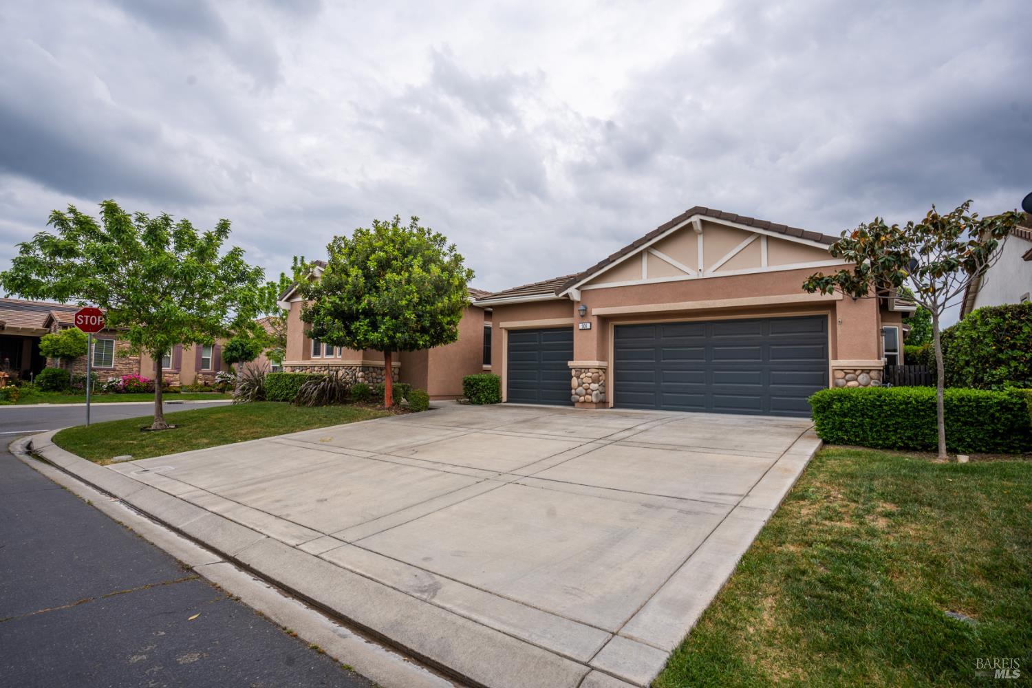 Detail Gallery Image 2 of 33 For 506 Rutland Dr, Rio Vista,  CA 94571 - 3 Beds | 2/1 Baths