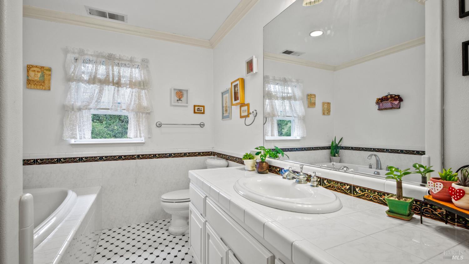 Detail Gallery Image 32 of 68 For 113 Heidi Ln, Cloverdale,  CA 95425 - 3 Beds | 2/2 Baths