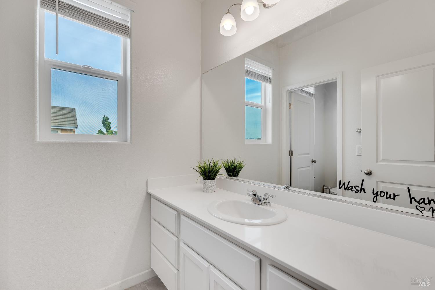 Detail Gallery Image 26 of 64 For 543 Vega Way, Vacaville,  CA 95687 - 3 Beds | 2/1 Baths