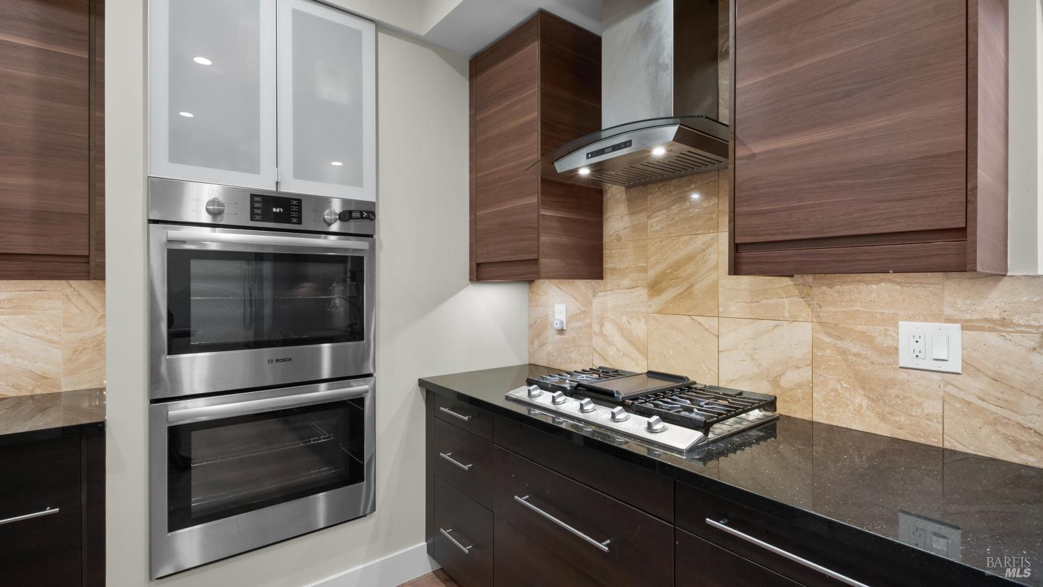 Detail Gallery Image 28 of 74 For 3720 Deauville Pl, Santa Rosa,  CA 95403 - 6 Beds | 4 Baths