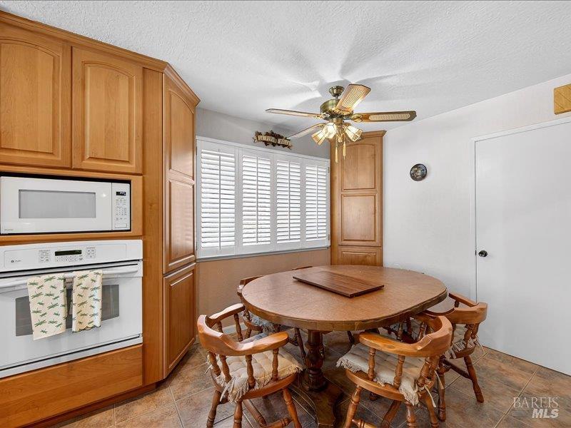 Detail Gallery Image 10 of 30 For 5484 San Jose Dr, Pleasanton,  CA 94566 - 3 Beds | 2 Baths