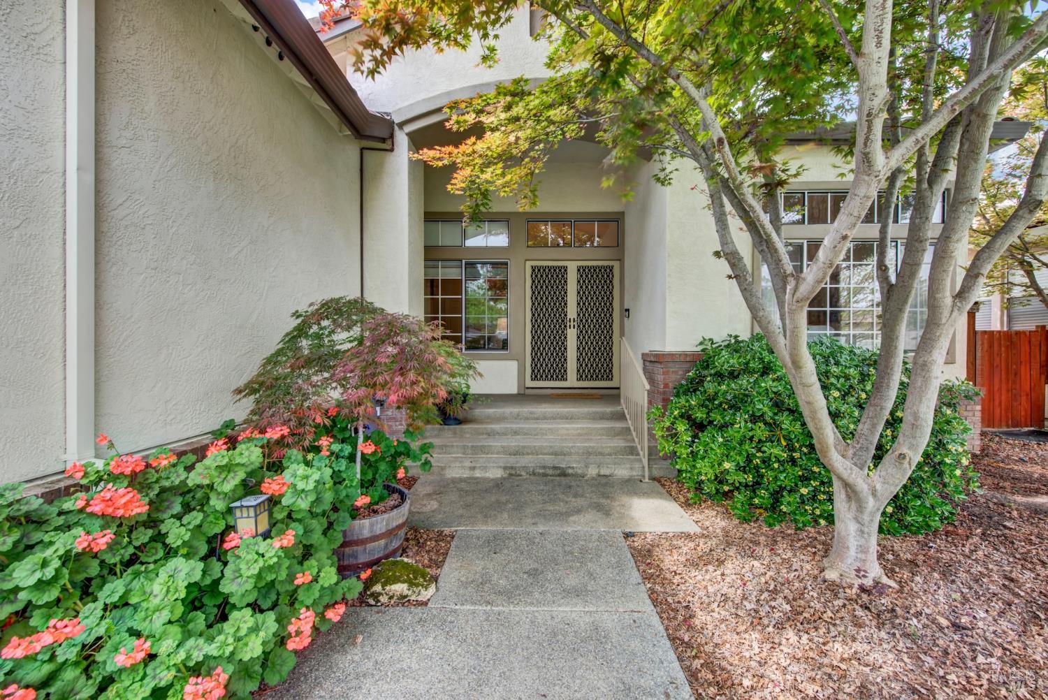 Detail Gallery Image 5 of 71 For 621 Renaissance Ave, Fairfield,  CA 94534 - 3 Beds | 3 Baths