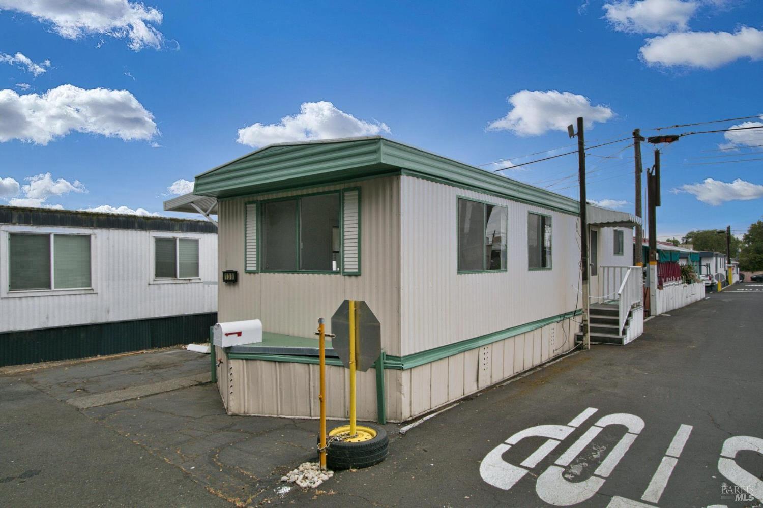 Detail Gallery Image 2 of 14 For 2500 Springs Rd 130, Vallejo,  CA 94591 - 1 Beds | 1 Baths