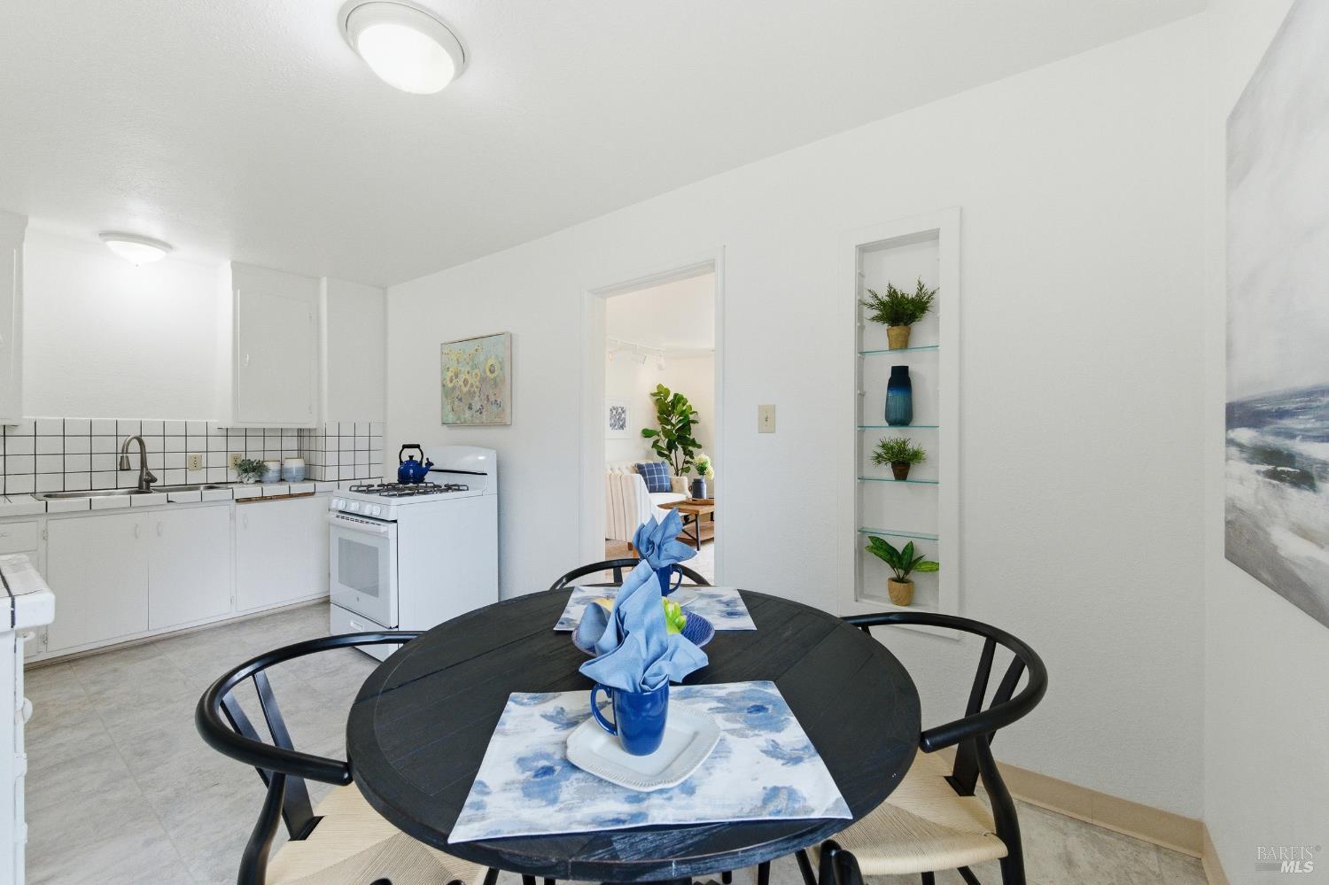 Detail Gallery Image 9 of 41 For 691 Annette Ave, Vallejo,  CA 94591 - 2 Beds | 1 Baths