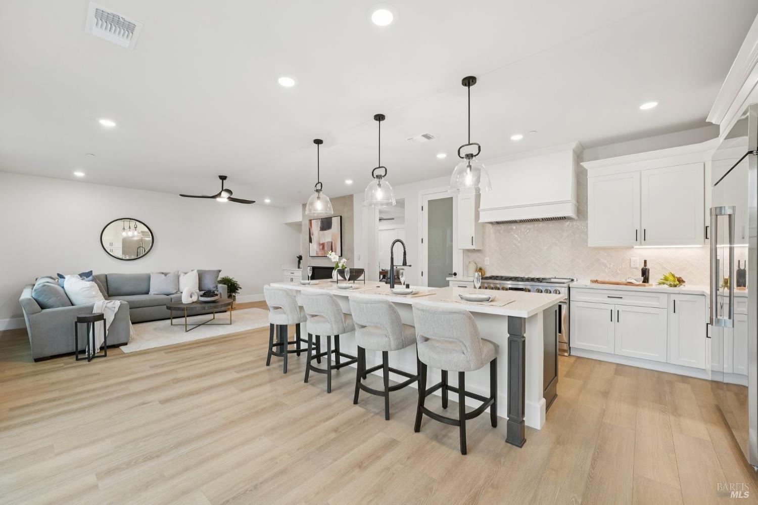 Detail Gallery Image 21 of 80 For 5663 Crystal Dr, Santa Rosa,  CA 95404 - 5 Beds | 3/1 Baths