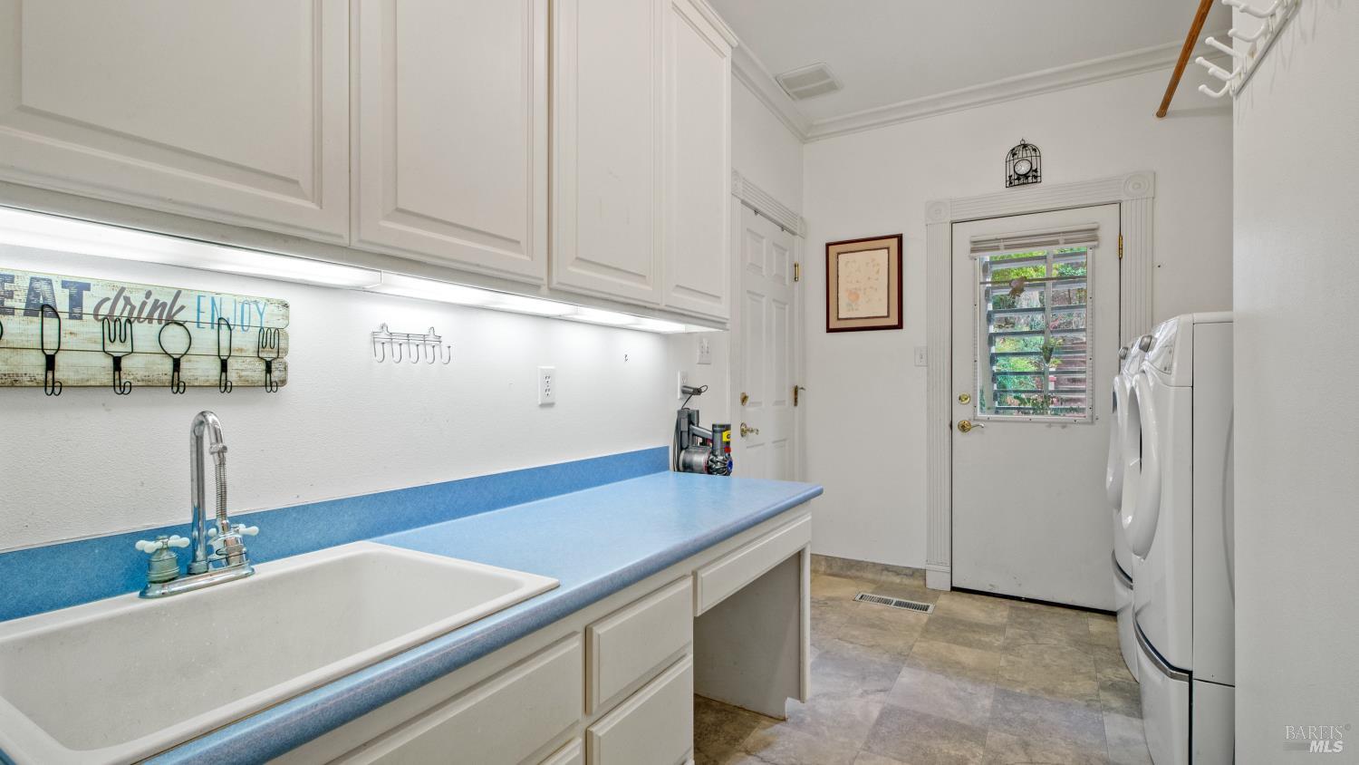 Detail Gallery Image 28 of 68 For 113 Heidi Ln, Cloverdale,  CA 95425 - 3 Beds | 2/2 Baths