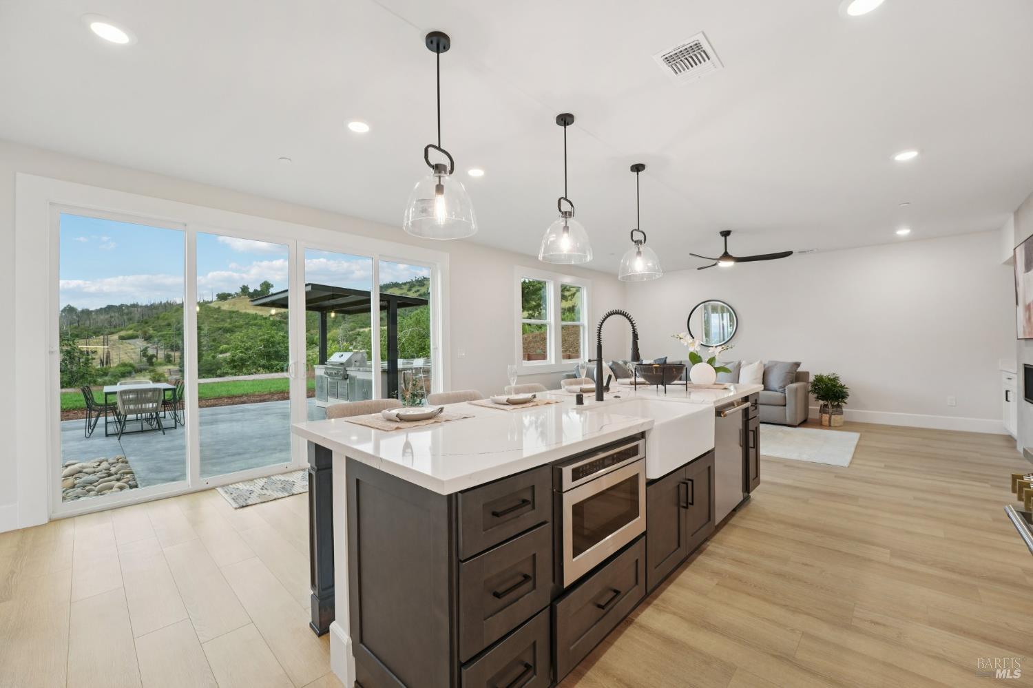 Detail Gallery Image 16 of 80 For 5663 Crystal Dr, Santa Rosa,  CA 95404 - 5 Beds | 3/1 Baths