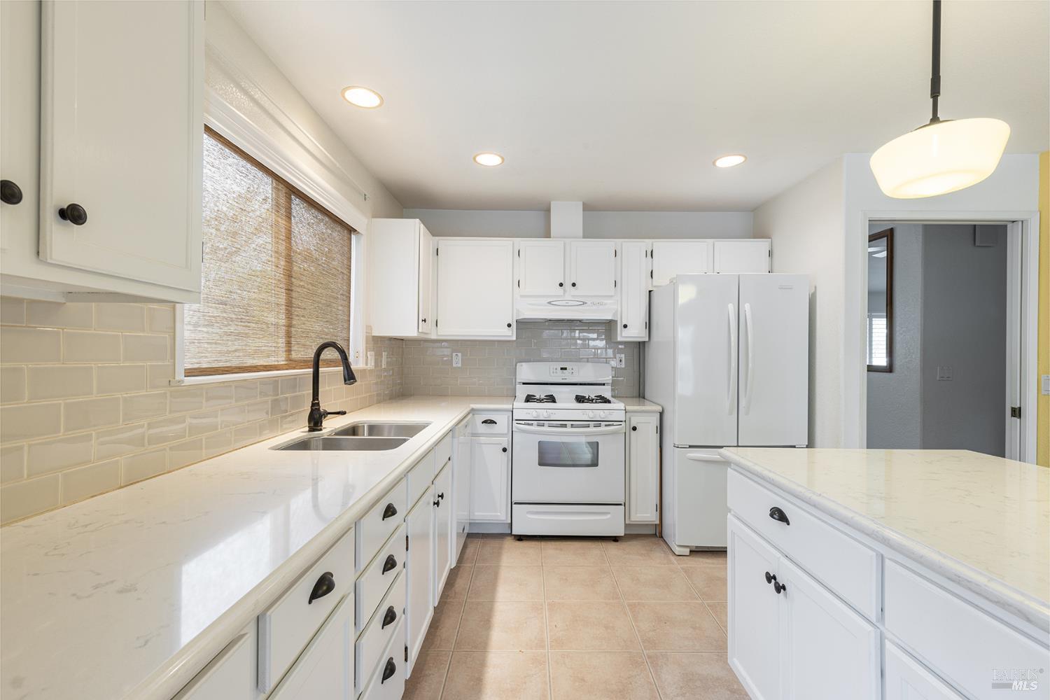 Detail Gallery Image 18 of 47 For 349 Sugar Maple Ln, Windsor,  CA 95492 - 3 Beds | 2 Baths