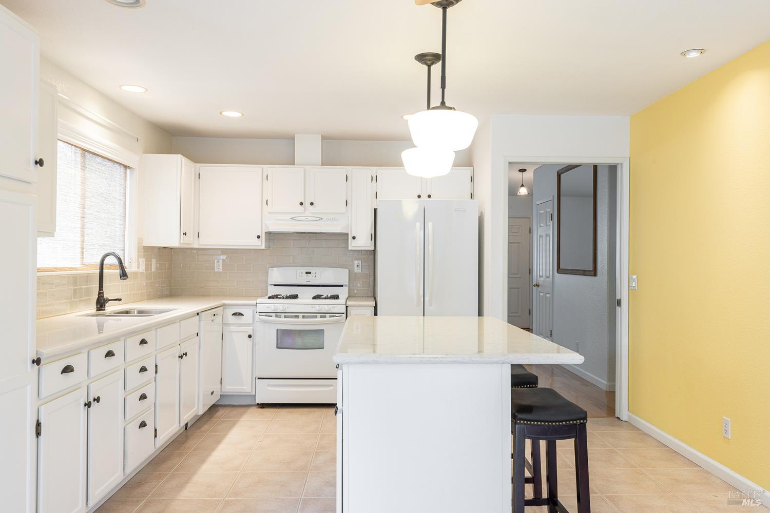 Detail Gallery Image 16 of 47 For 349 Sugar Maple Ln, Windsor,  CA 95492 - 3 Beds | 2 Baths