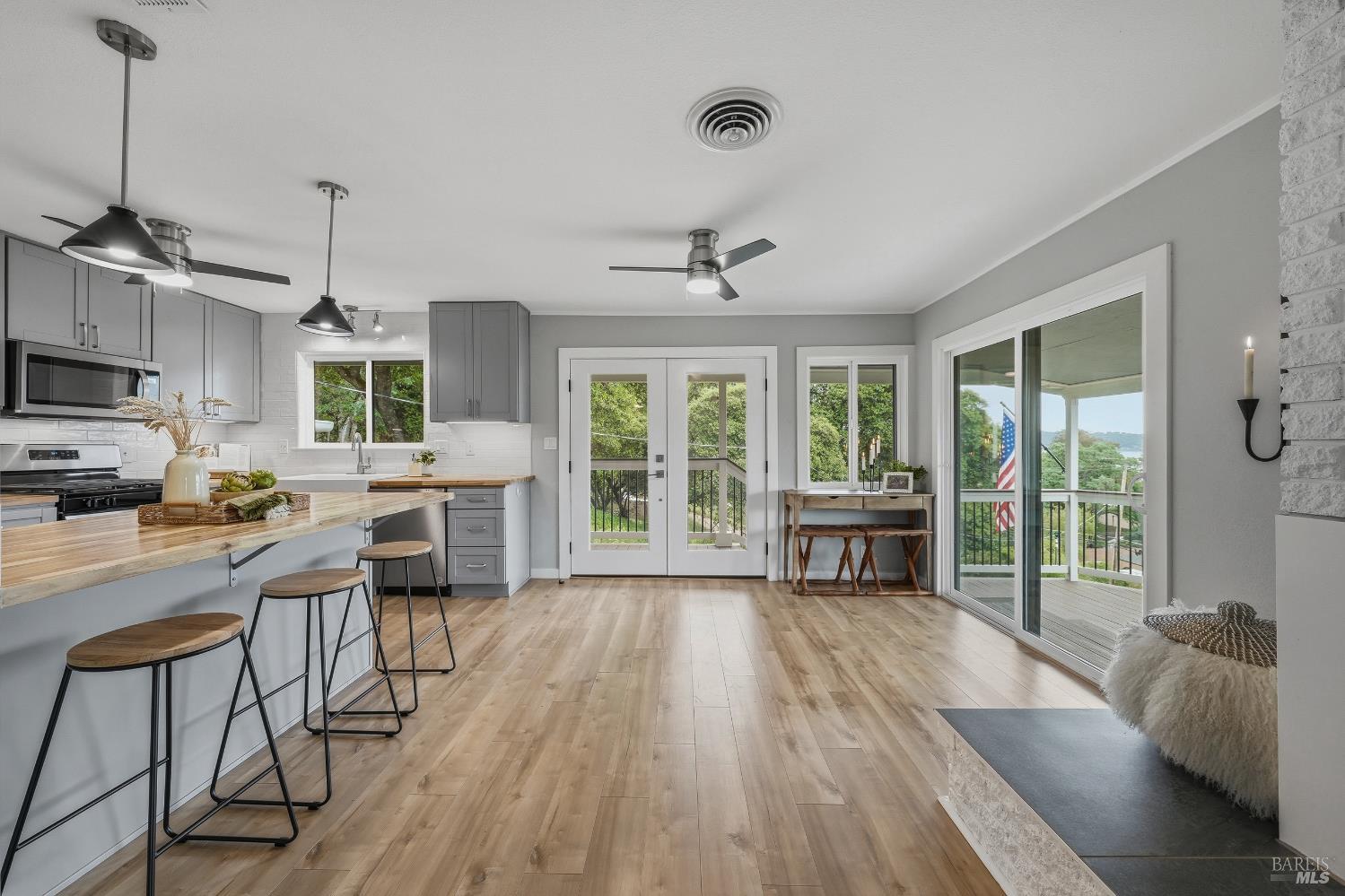 Detail Gallery Image 12 of 52 For 9480 Glenhaven Dr, Glenhaven,  CA 95443 - 2 Beds | 2 Baths