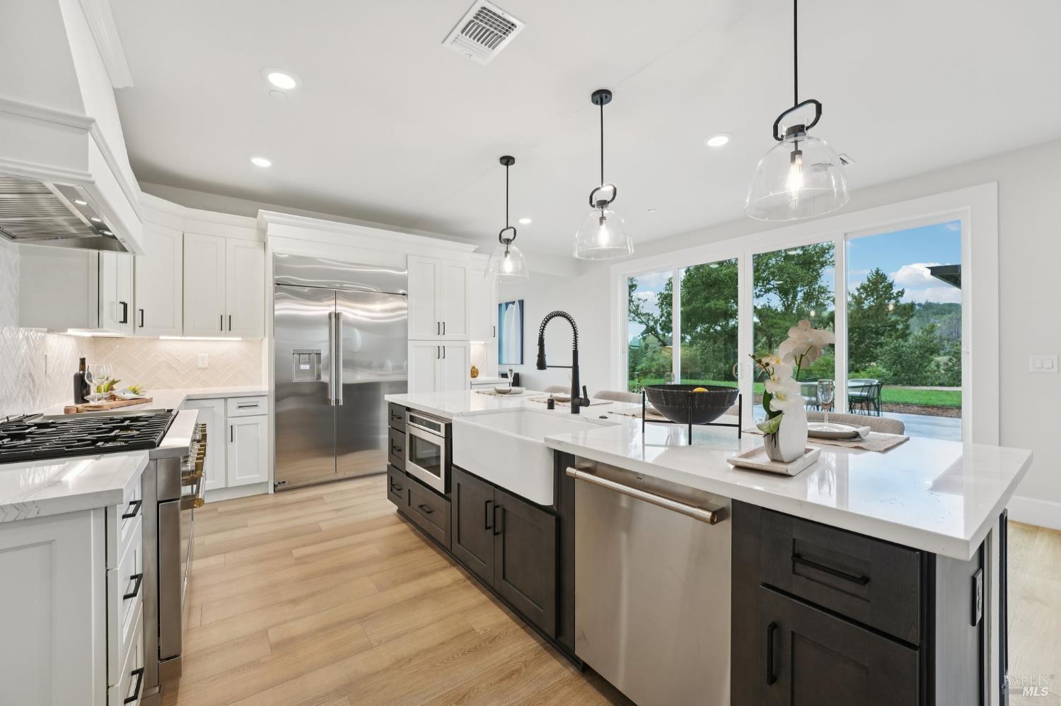 Detail Gallery Image 19 of 80 For 5663 Crystal Dr, Santa Rosa,  CA 95404 - 5 Beds | 3/1 Baths