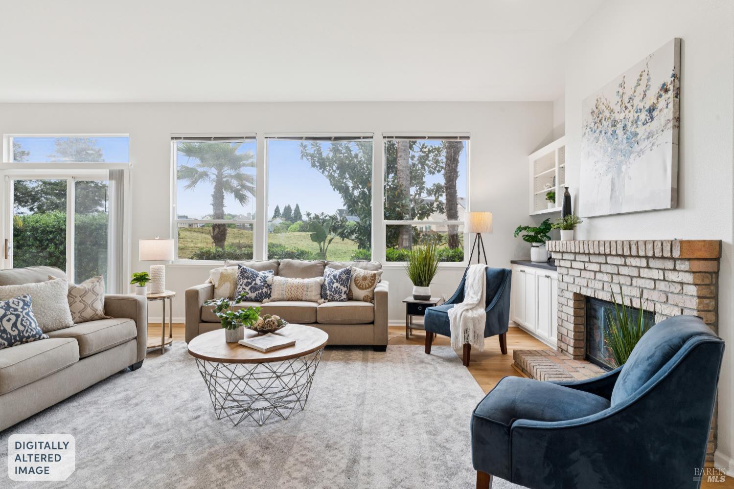 Detail Gallery Image 9 of 49 For 2147 Falcon Ridge Dr, Petaluma,  CA 94954 - 5 Beds | 2/1 Baths