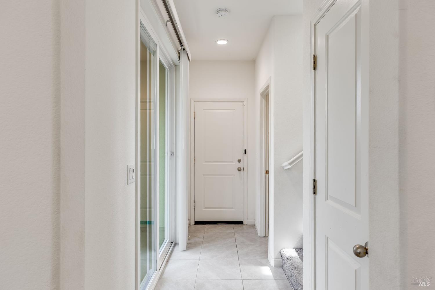 Detail Gallery Image 16 of 64 For 543 Vega Way, Vacaville,  CA 95687 - 3 Beds | 2/1 Baths