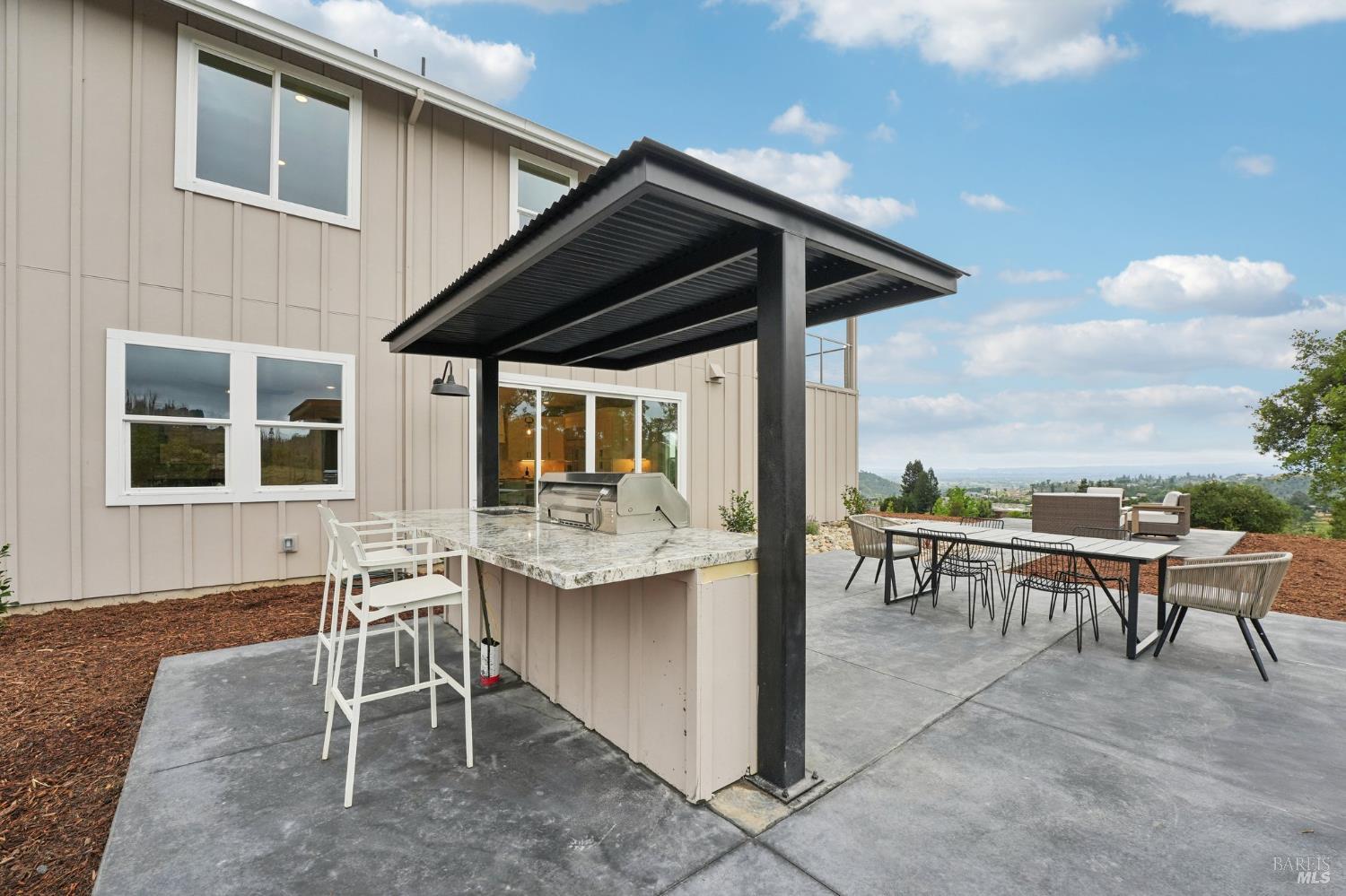 Detail Gallery Image 57 of 80 For 5663 Crystal Dr, Santa Rosa,  CA 95404 - 5 Beds | 3/1 Baths