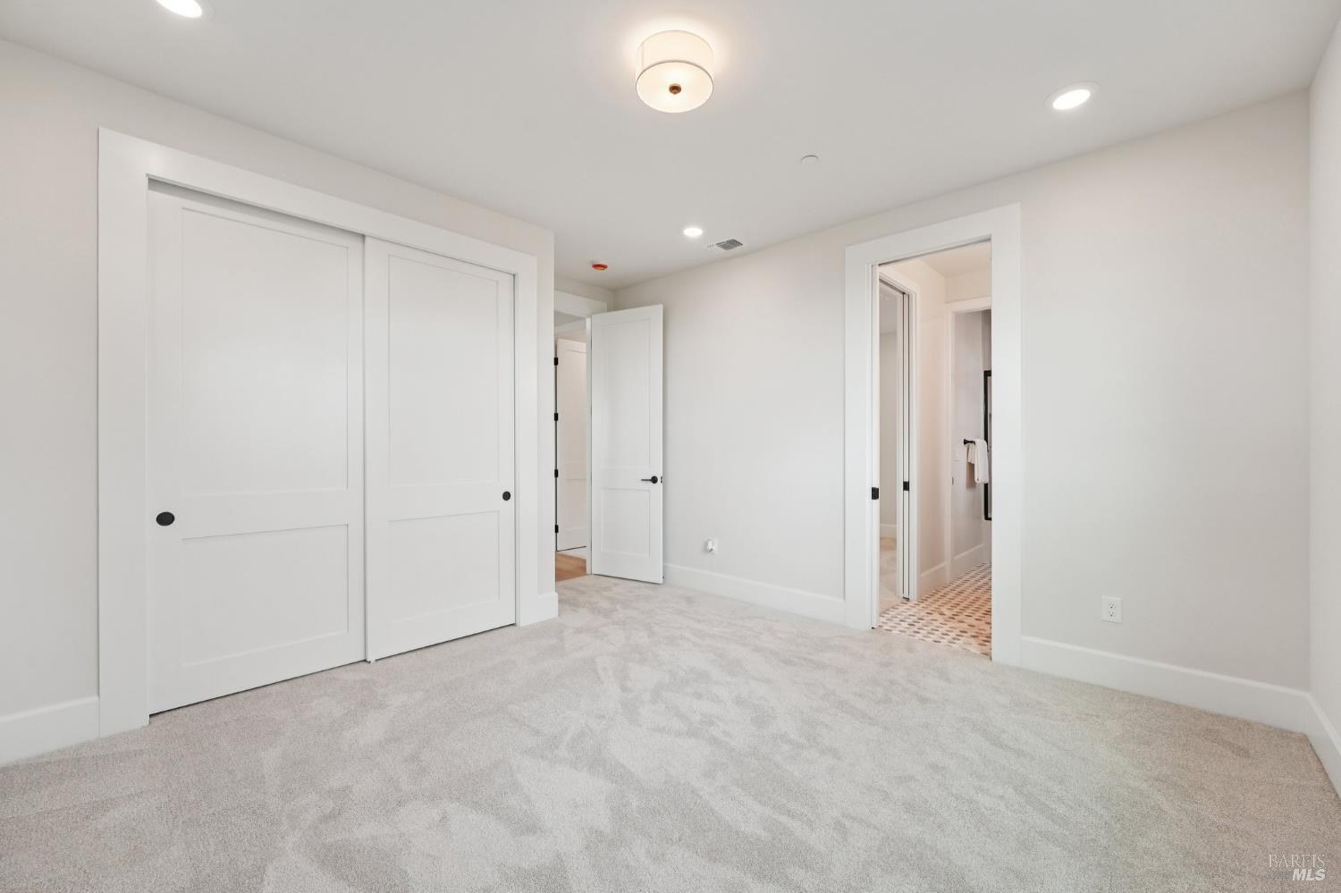 Detail Gallery Image 34 of 80 For 5663 Crystal Dr, Santa Rosa,  CA 95404 - 5 Beds | 3/1 Baths