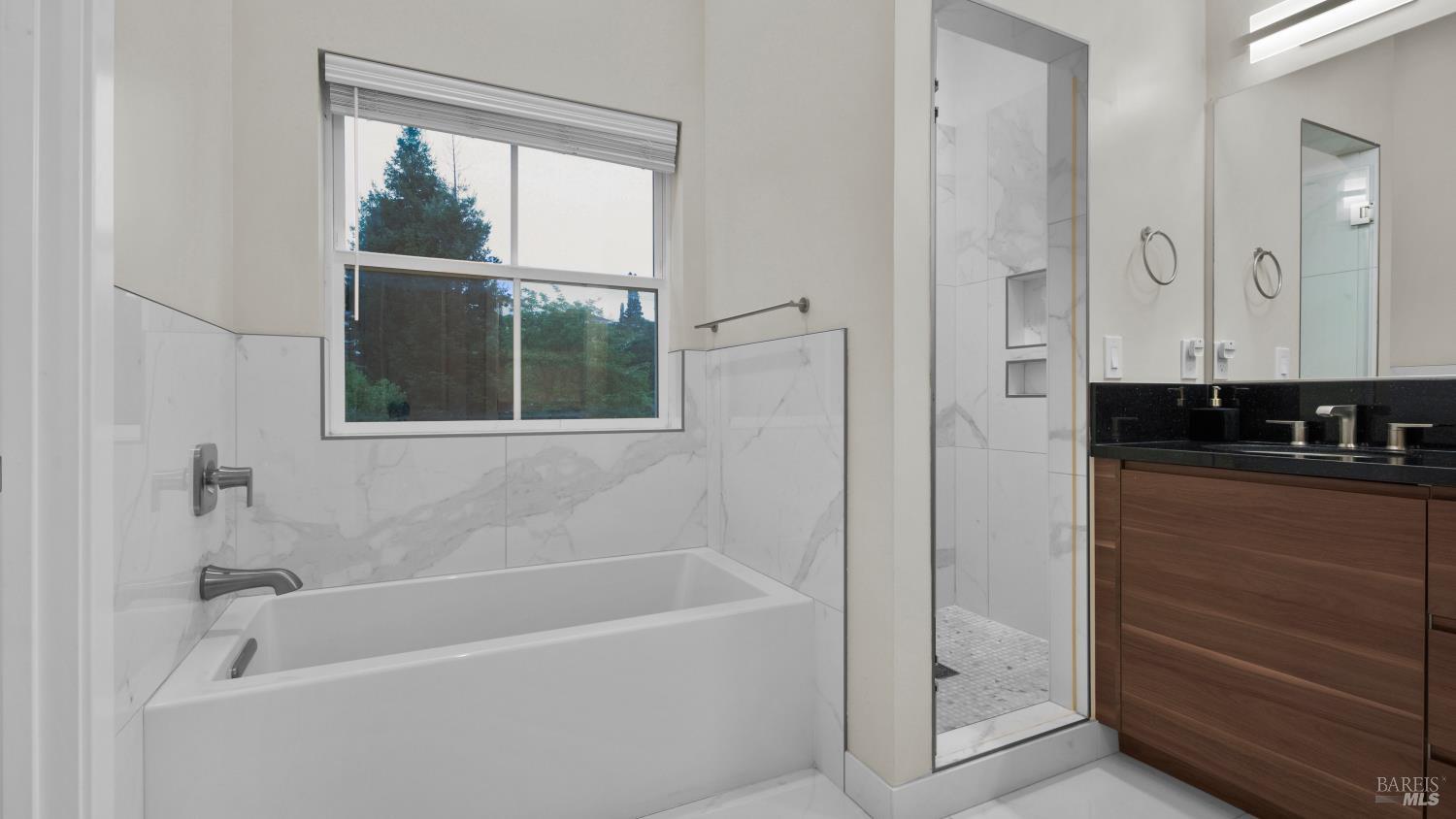 Detail Gallery Image 38 of 74 For 3720 Deauville Pl, Santa Rosa,  CA 95403 - 6 Beds | 4 Baths