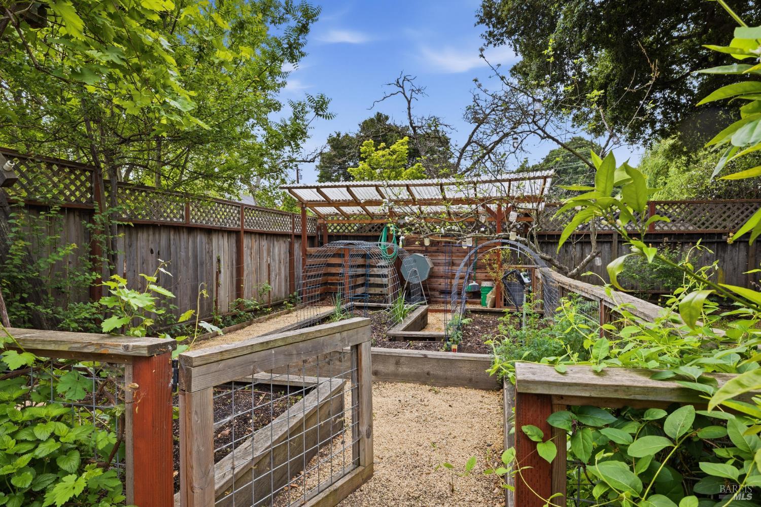 Detail Gallery Image 22 of 41 For 640 Charles St, Santa Rosa,  CA 95404 - 2 Beds | 1 Baths