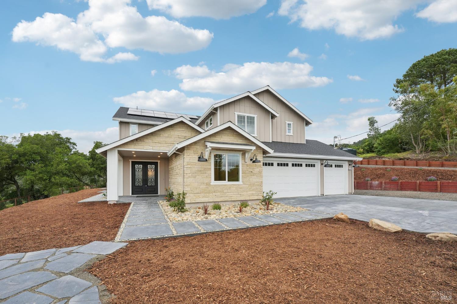 Detail Gallery Image 4 of 80 For 5663 Crystal Dr, Santa Rosa,  CA 95404 - 5 Beds | 3/1 Baths