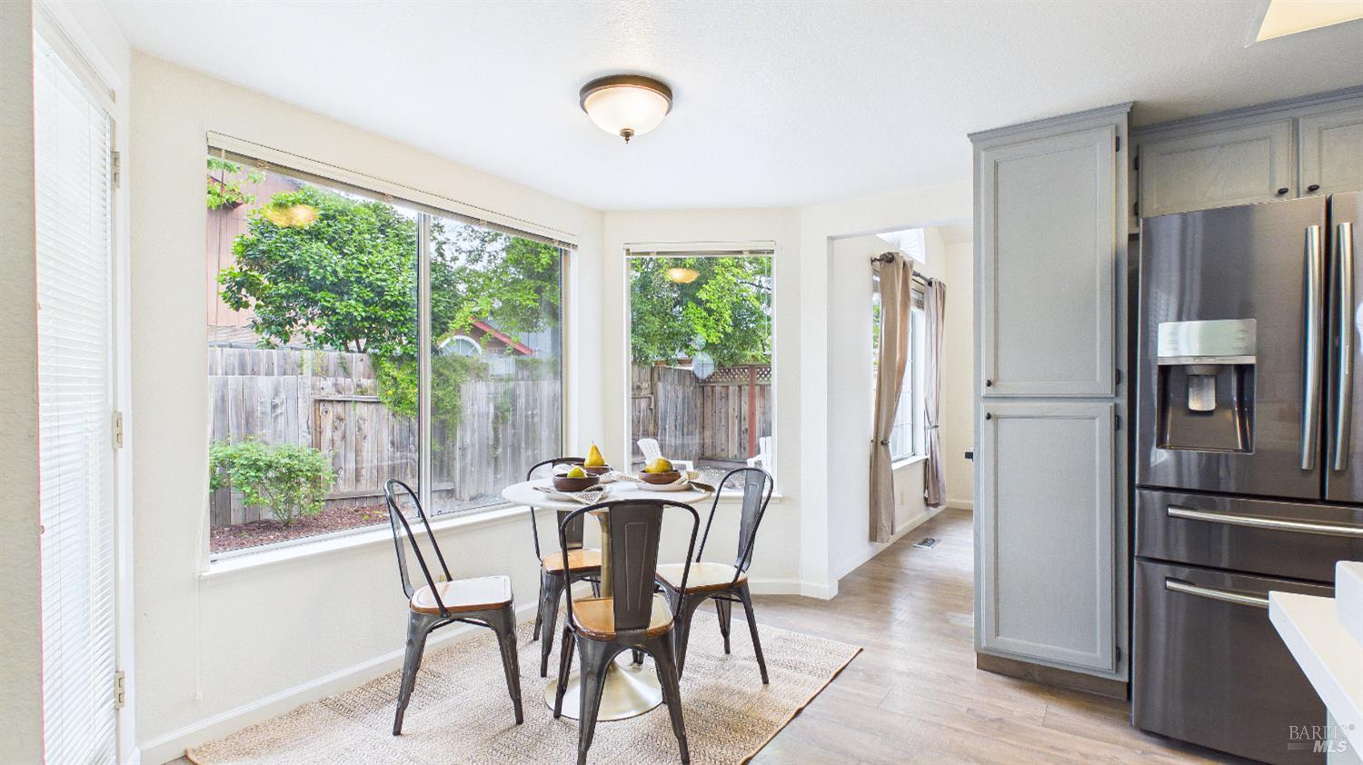 Detail Gallery Image 14 of 45 For 6424 Apollo Pl, Windsor,  CA 95492 - 4 Beds | 3 Baths