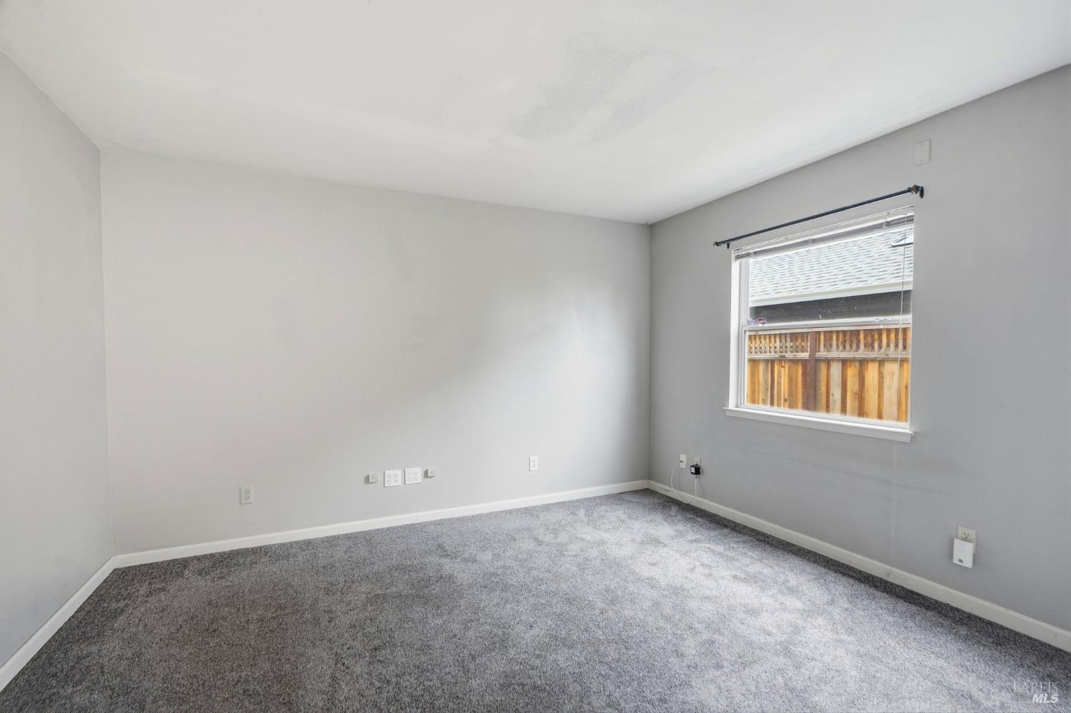 Detail Gallery Image 17 of 24 For 1731 Walnut Creek Dr, Santa Rosa,  CA 95403 - 4 Beds | 2/1 Baths