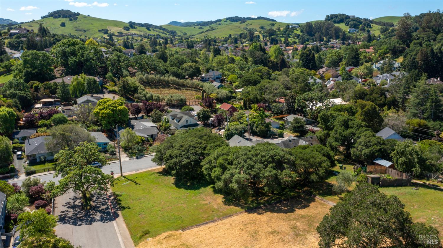 Detail Gallery Image 5 of 18 For 156 Grant Ct, Petaluma,  CA 94952 - – Beds | – Baths