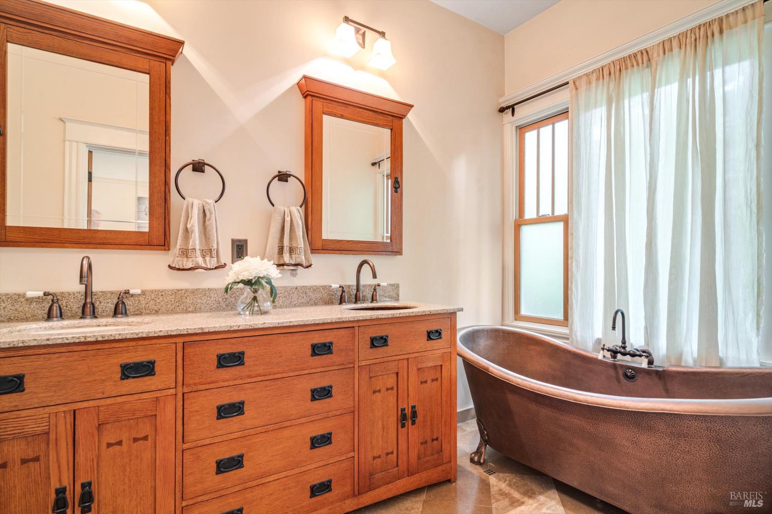 Detail Gallery Image 16 of 24 For 712 Monroe St, Santa Rosa,  CA 95404 - 2 Beds | 2 Baths