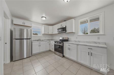 Detail Gallery Image 2 of 47 For 3426 4th St, Clearlake,  CA 95422 - 2 Beds | 1/1 Baths