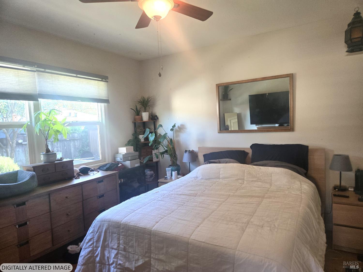 Detail Gallery Image 3 of 12 For 930 Georgia St, Santa Rosa,  CA 95404 - 2 Beds | 1 Baths