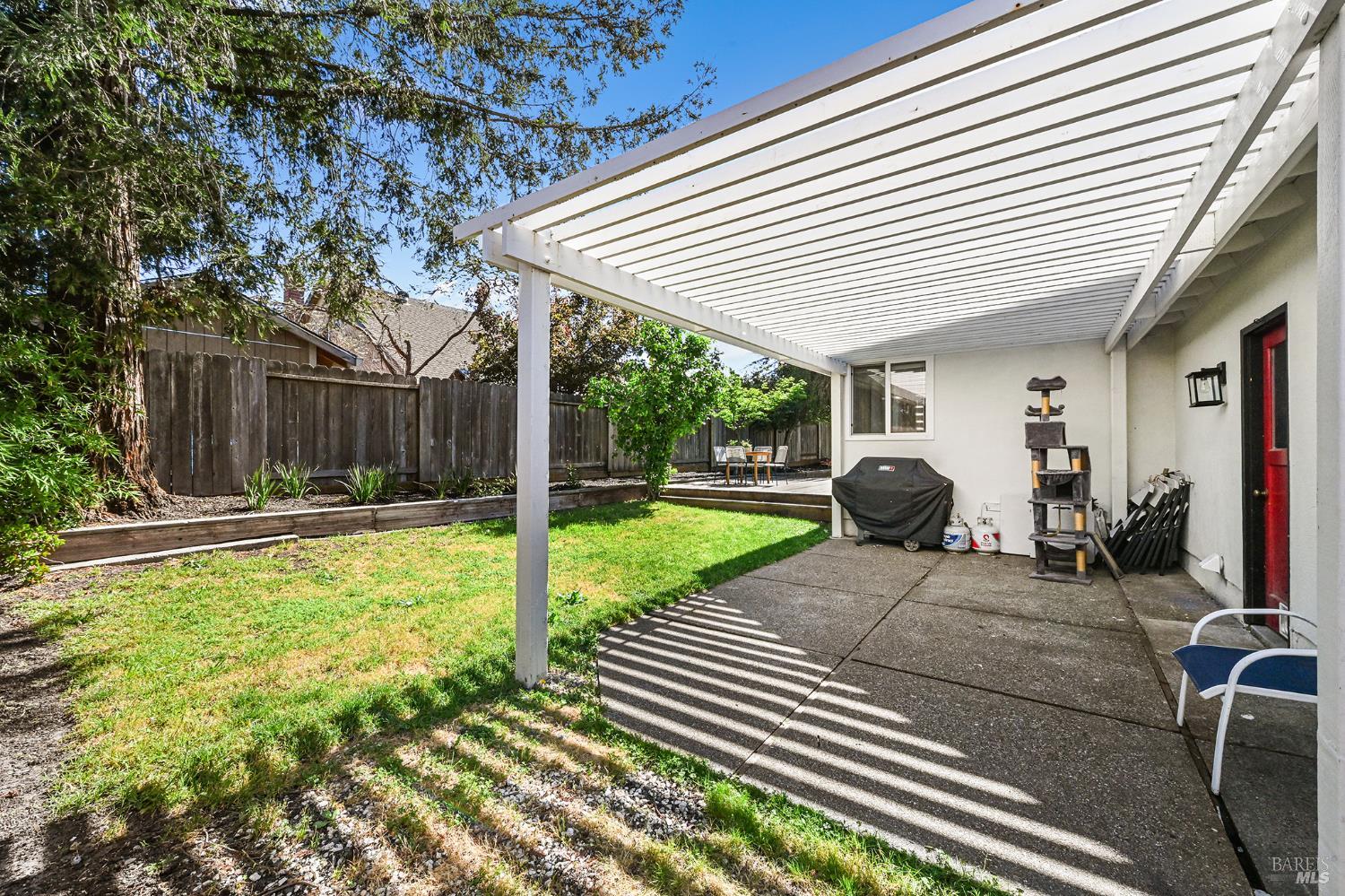 Detail Gallery Image 37 of 45 For 855 Garden Ct, Petaluma,  CA 94954 - 4 Beds | 2 Baths