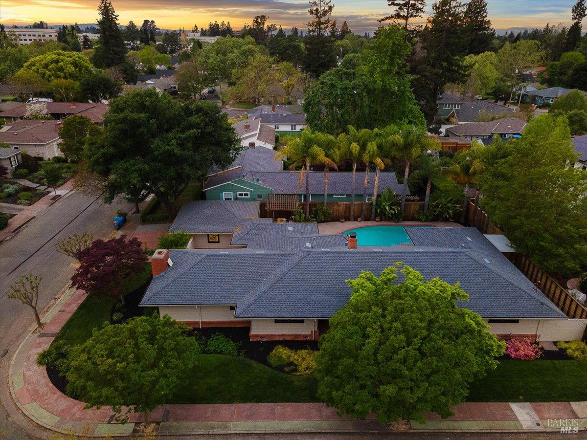 Detail Gallery Image 62 of 62 For 205 Alderbrook Dr, Santa Rosa,  CA 95405 - 3 Beds | 3 Baths