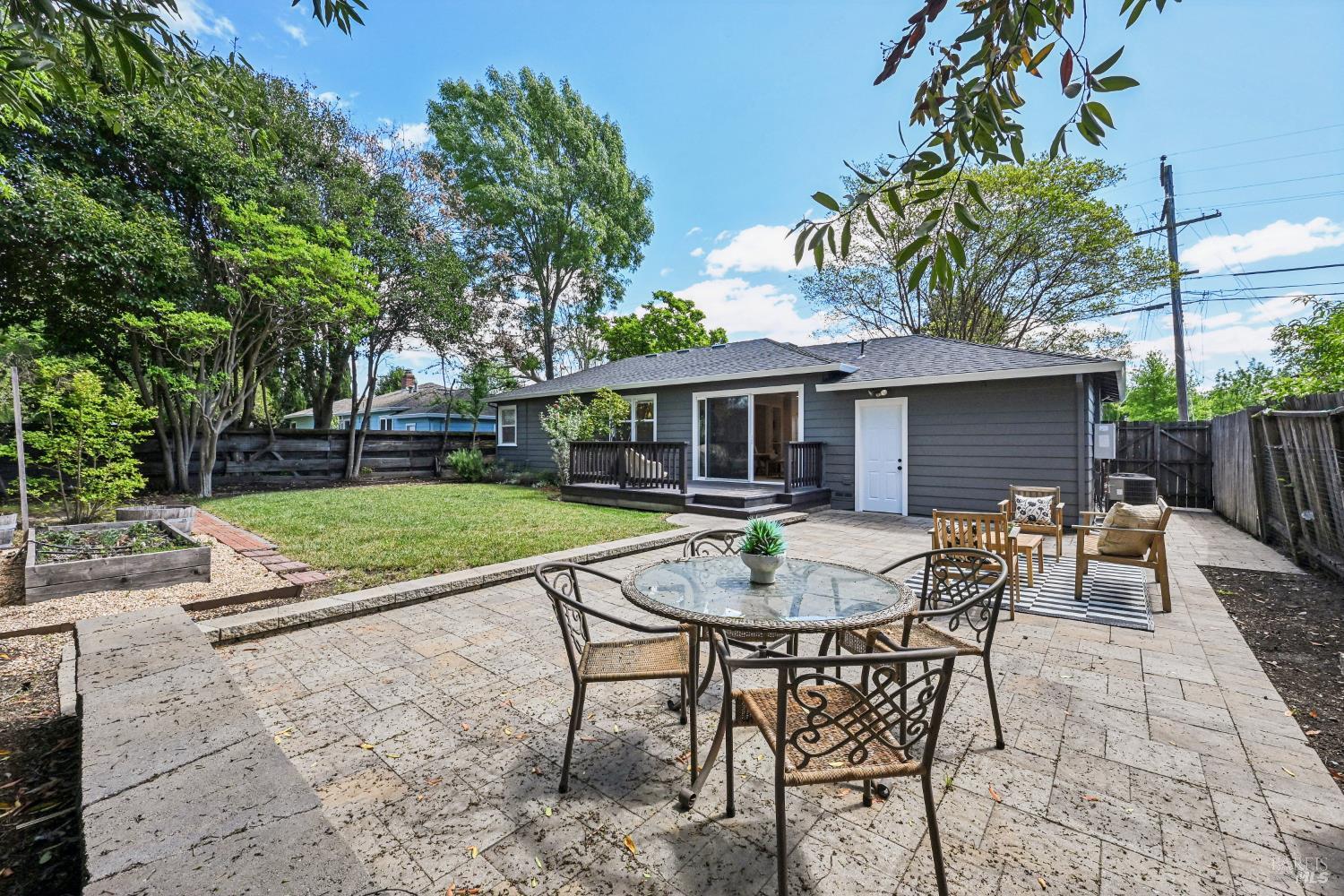 Detail Gallery Image 34 of 41 For 3045 Spring Creek Dr, Santa Rosa,  CA 95405 - 3 Beds | 1 Baths