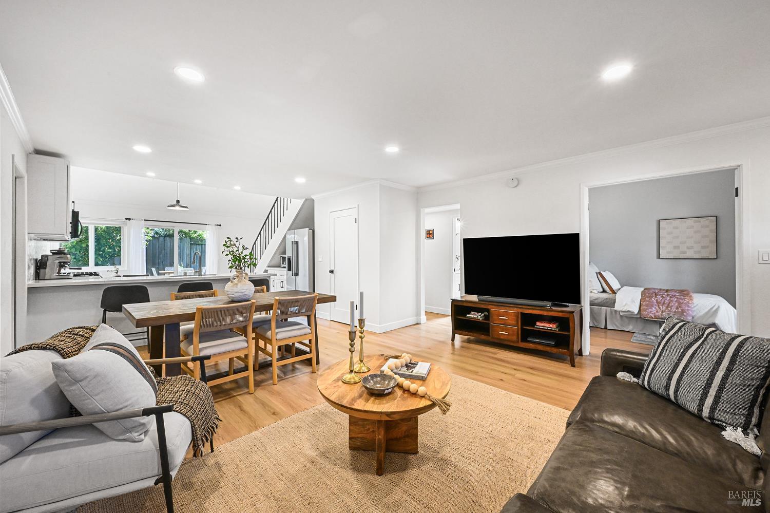 Detail Gallery Image 3 of 45 For 855 Garden Ct, Petaluma,  CA 94954 - 4 Beds | 2 Baths