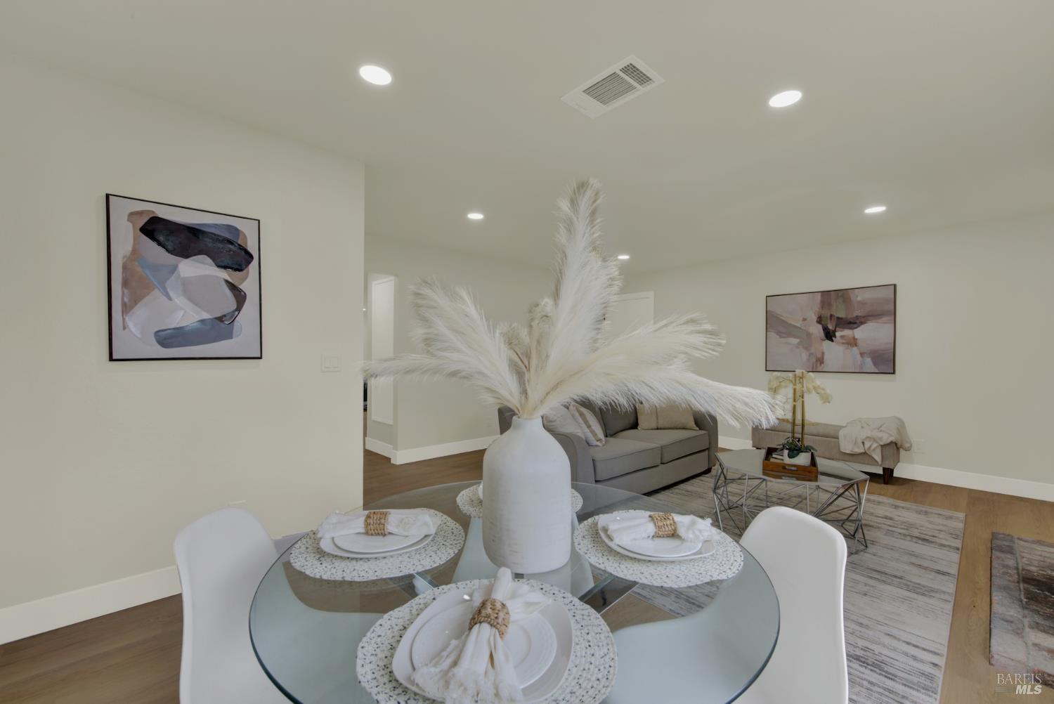 Detail Gallery Image 16 of 64 For 413 Violet Ct, Fairfield,  CA 94533 - 4 Beds | 2 Baths