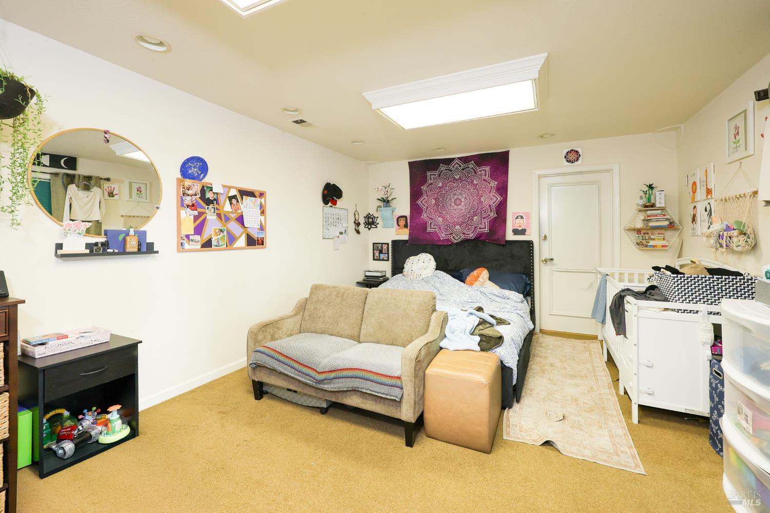 Detail Gallery Image 17 of 28 For 11 Green Point Ln, Novato,  CA 94945 - 5 Beds | 3 Baths