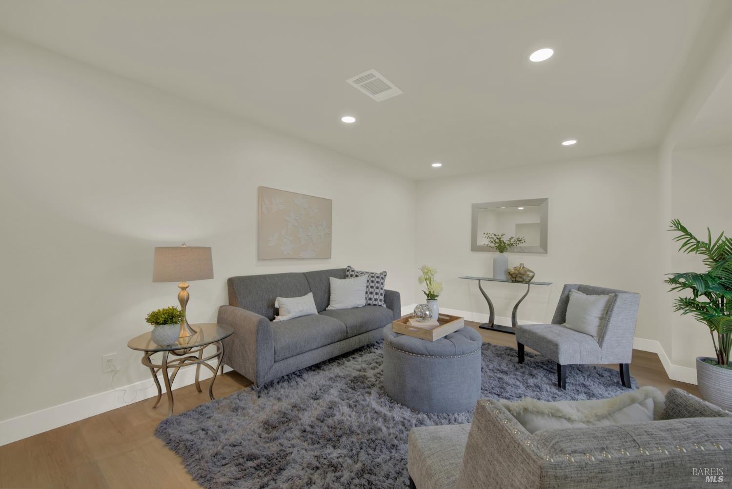 Detail Gallery Image 6 of 64 For 413 Violet Ct, Fairfield,  CA 94533 - 4 Beds | 2 Baths