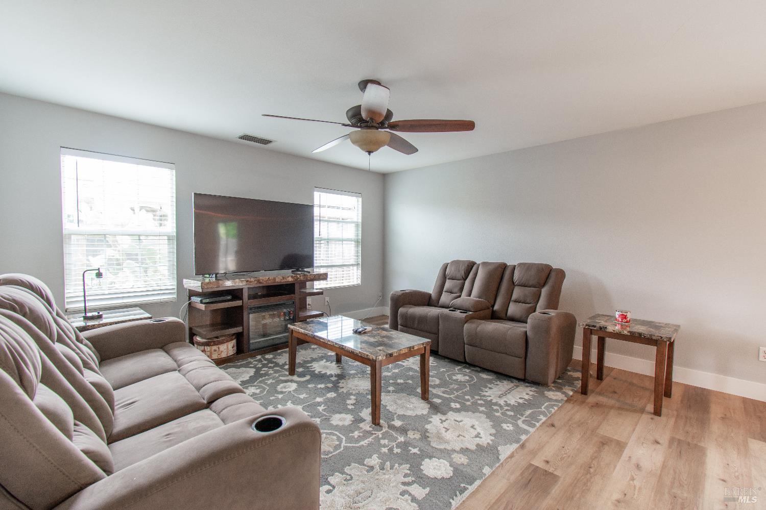 Detail Gallery Image 10 of 53 For 640 Ferguson Ct, Dixon,  CA 95620 - 4 Beds | 3/1 Baths