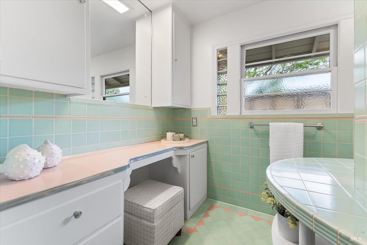 Detail Gallery Image 35 of 62 For 205 Alderbrook Dr, Santa Rosa,  CA 95405 - 3 Beds | 3 Baths