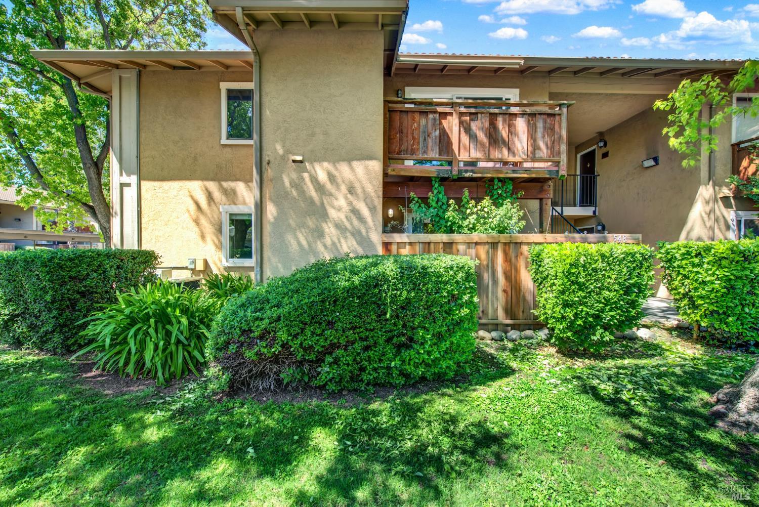 Detail Gallery Image 5 of 48 For 548 Arcadia Dr, Vacaville,  CA 95687 - 2 Beds | 1 Baths