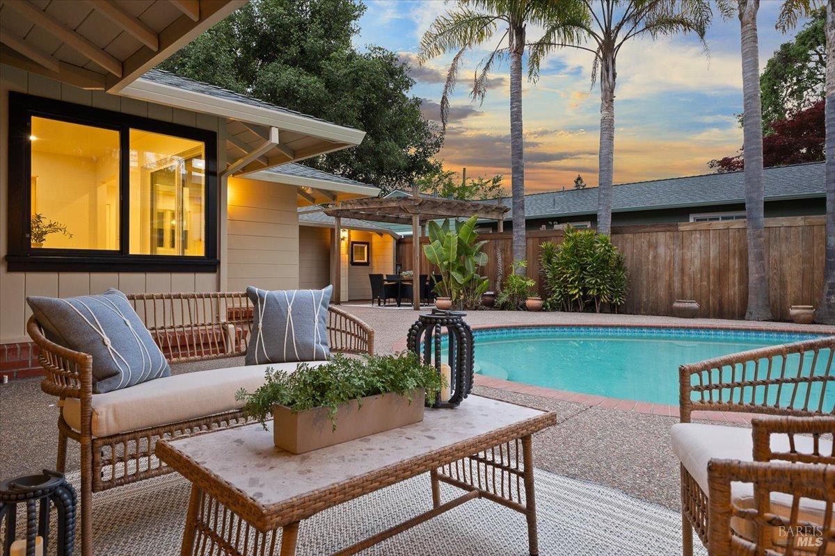 Detail Gallery Image 53 of 62 For 205 Alderbrook Dr, Santa Rosa,  CA 95405 - 3 Beds | 3 Baths