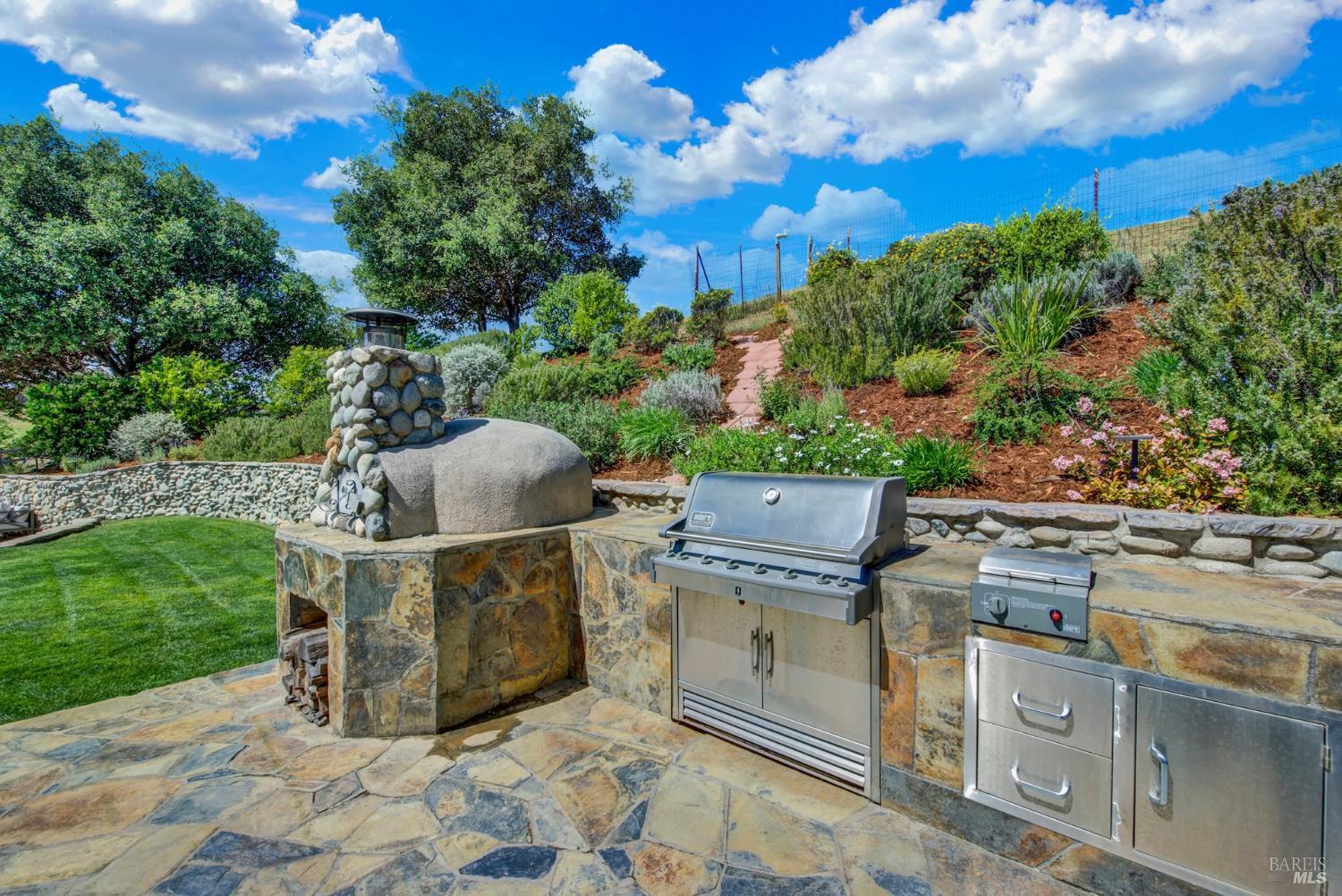 Detail Gallery Image 46 of 59 For 1064 Stonebridge Dr, Napa,  CA 94558 - 3 Beds | 2/1 Baths